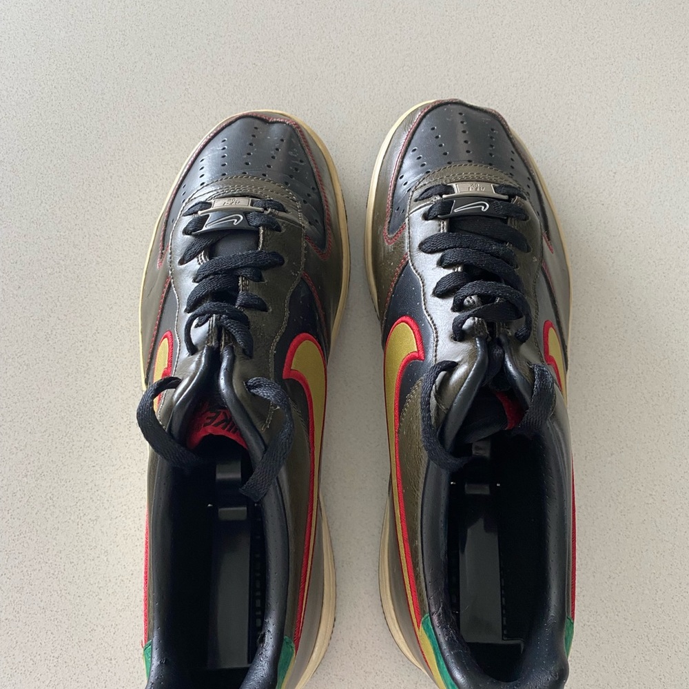 NIKE SNEAKERS